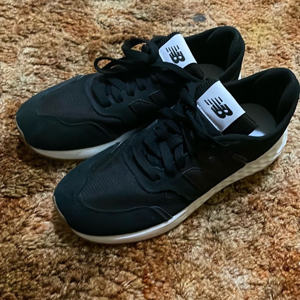 new balance sneakers size 7.5 worn once